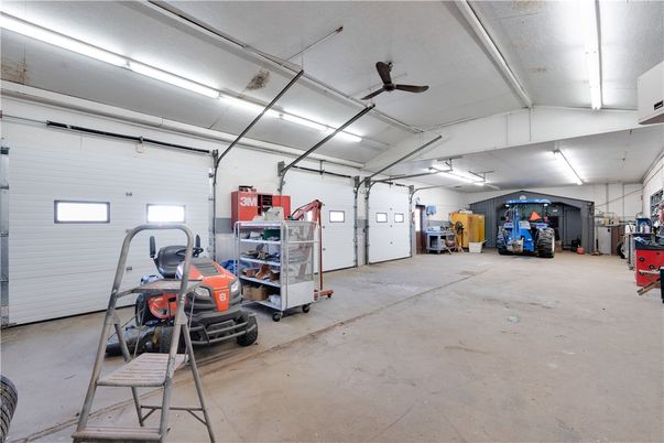 Garage, Interior