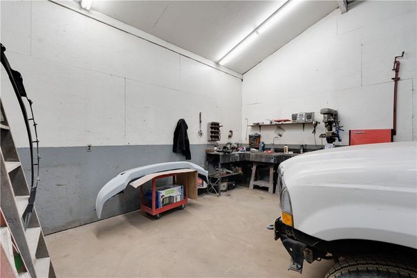 Garage, Interior