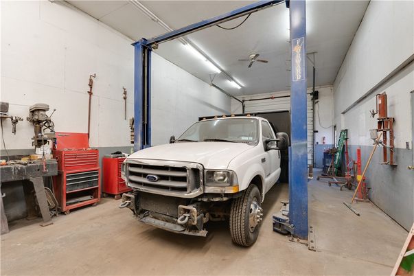 Garage, Interior