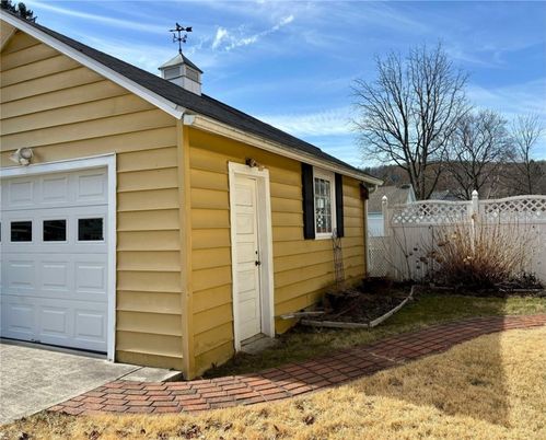 Detached Garage, Exterior