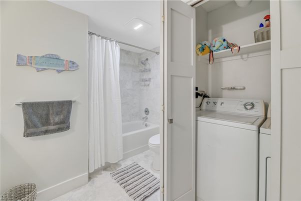 Bathroom, Interior, Recessed Lighting, Washer