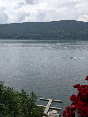 Exterior, Lake