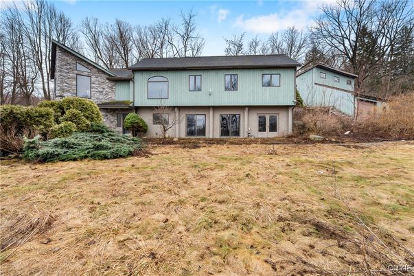 Backyard, Exterior, Facade, Split Level