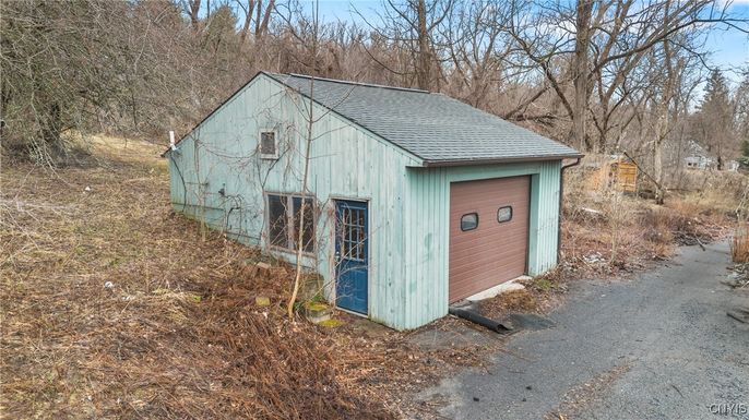 Detached Garage, Exterior
