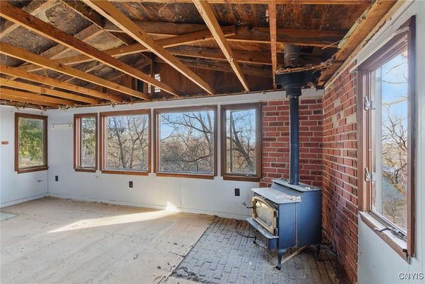 Empty room, Interior, Stone Walls, Wooden Beams, Wooden Ceilings