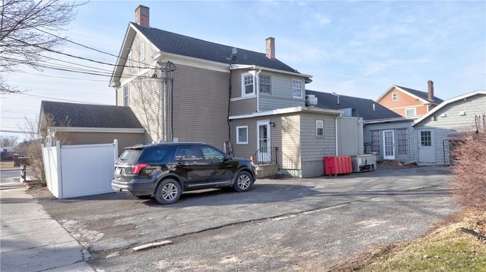 Detached Garage, Exterior