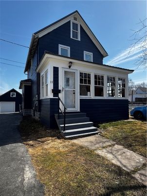 Exterior, Facade, Queen Anne Victorian