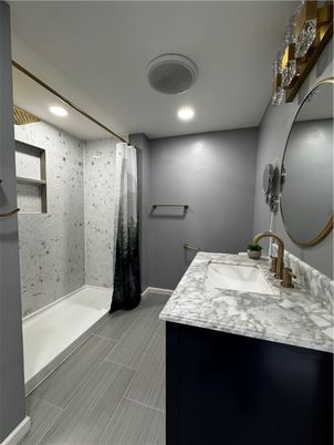 Bathroom, Interior, Recessed Lighting