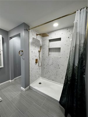 Bathroom, Interior, Recessed Lighting