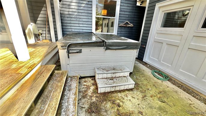 Exterior, Hot Tub