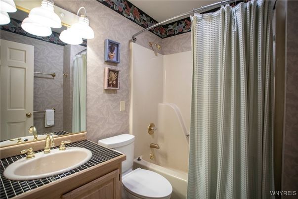 Bathroom, Interior, Tile Countertops