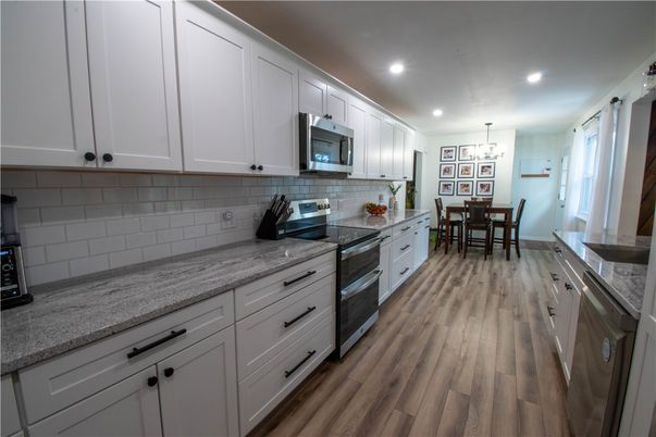 Chandelier, Dining room, Interior, Kitchen, Recessed Lighting, Wood Texture Flooring