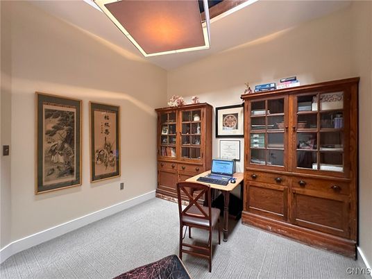 Home Office, Interior