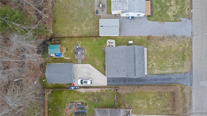 Exterior, Drone