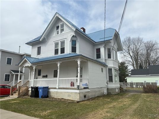 Exterior, Facade, Queen Anne Victorian