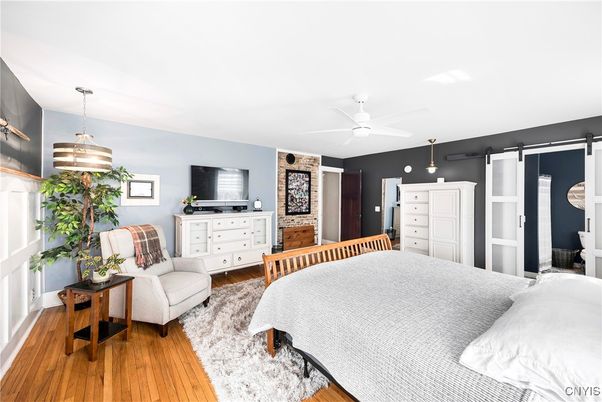 Bedroom, Interior, Pendant Lights, Wood Texture Flooring
