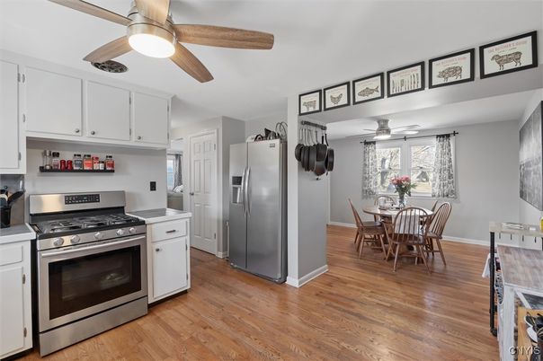 Dining room, Interior, Kitchen, Stainless Steel Appliances, Wood Texture Flooring