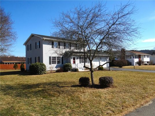 Attached, Backyard, Exterior, Facade, Split Level