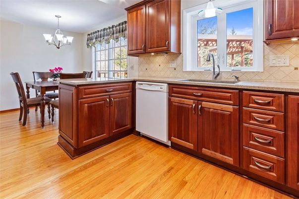 Chandelier, Dining room, Interior, Kitchen, Wood Texture Flooring