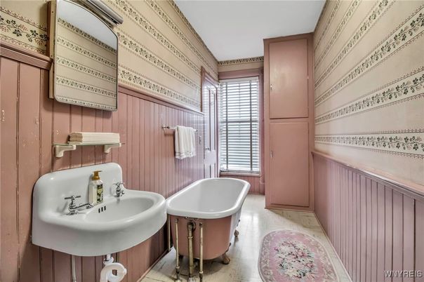 Bathroom, Free Standing Baths, Interior