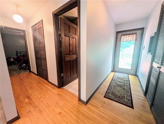 Interior, Pendant Lights, Wood Texture Flooring