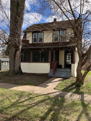 Exterior, Facade, American Foursquare