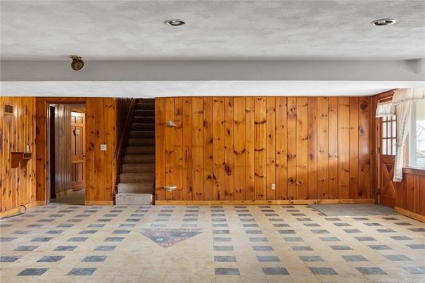 Empty room, Interior, Recessed Lighting, Wooden Walls