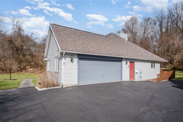Detached Garage, Exterior