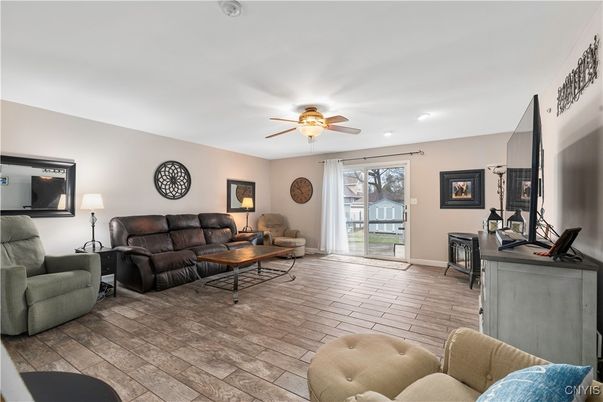 Interior, Living room, Recessed Lighting, Wood Texture Flooring