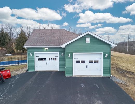 Detached Garage, Exterior