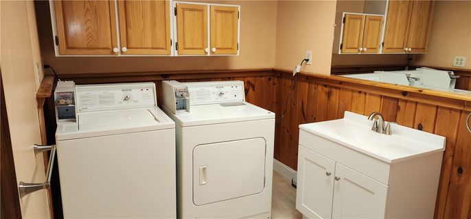 Interior, Utility Closets, Washer, Wood Texture Flooring
