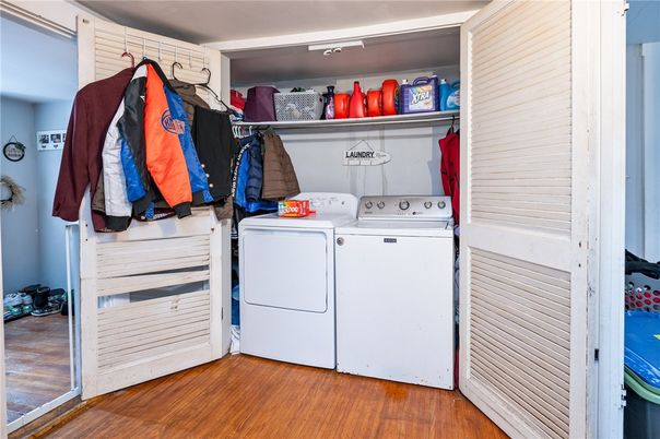 Interior, Utility Closets, Washer, Wood Texture Flooring