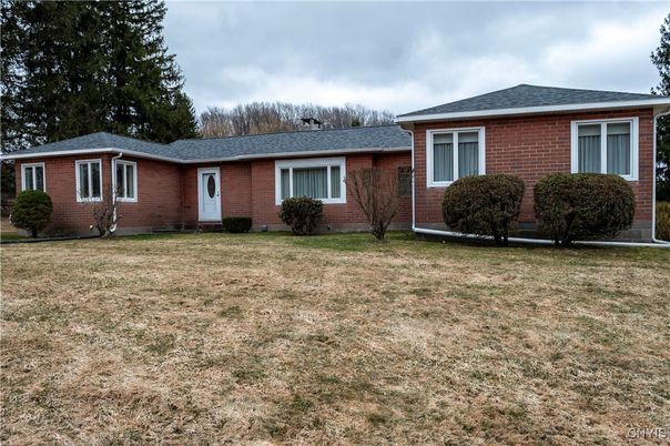 Exterior, Facade, Brick Facade, Ranch