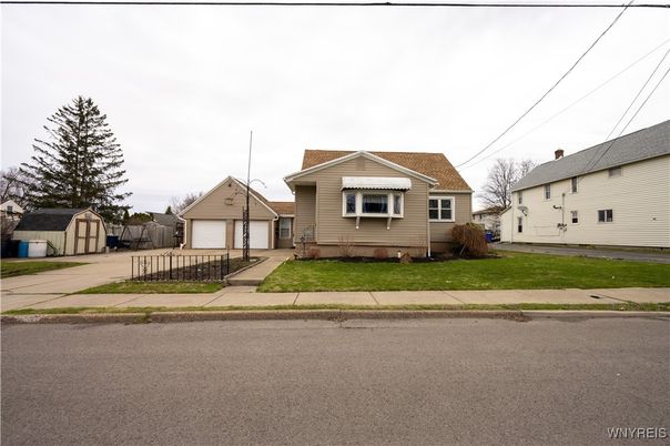 Detached Garage, Exterior