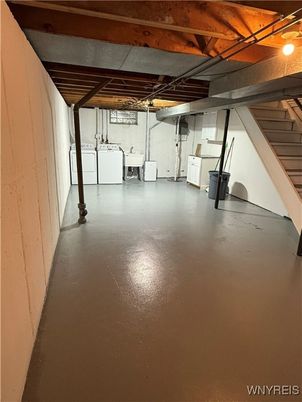 Interior, Washer, Wooden Beams
