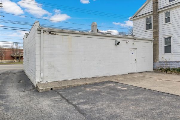 Detached Garage, Exterior