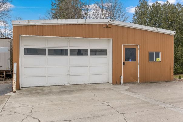 Detached Garage, Exterior