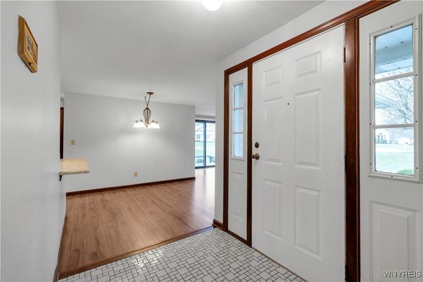 Interior, Pendant Lights, Wood Texture Flooring