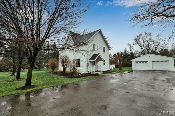 Backyard, Detached Garage, Exterior
