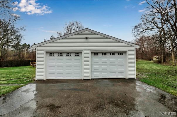 Detached Garage, Exterior