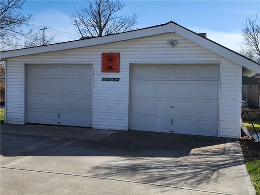 Detached Garage, Exterior