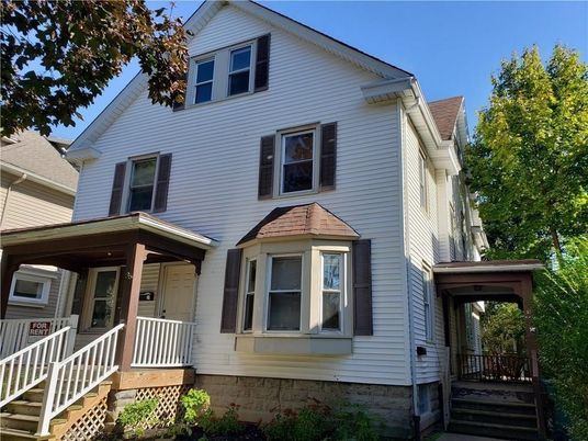 Exterior, Facade, Queen Anne Victorian