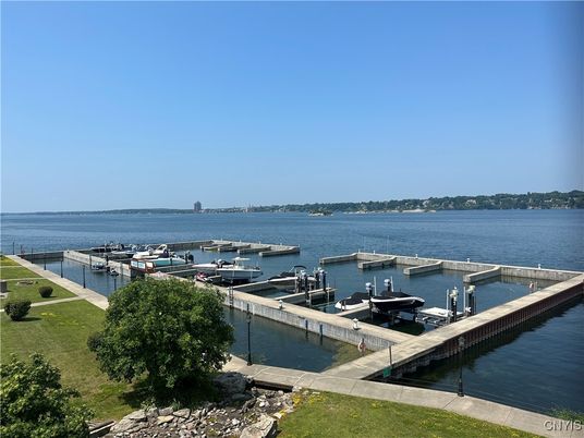 Exterior, Lake