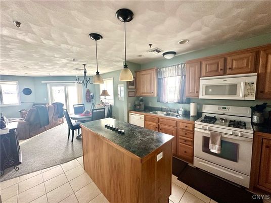 Dining room, Interior, Kitchen, Pendant Lights, Recessed Lighting, Stainless Steel Appliances