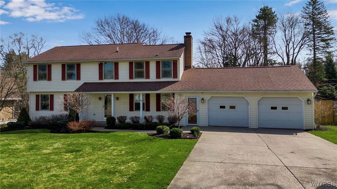 Attached, Exterior, Facade, Cape Cod