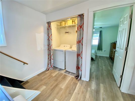Interior, Utility Closets, Washer, Wood Texture Flooring