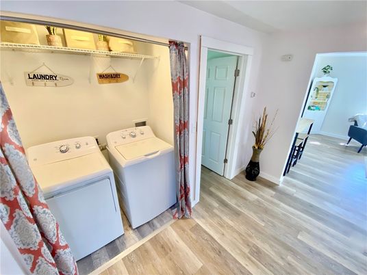Interior, Utility Closets, Washer, Wood Texture Flooring
