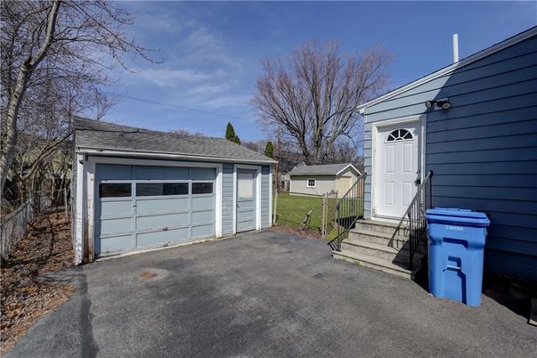 Detached Garage, Exterior