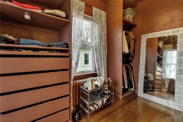 Interior, Walk-in Closets, Wood Texture Flooring