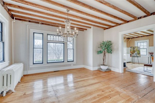 Chandelier, Empty room, Interior, Wooden Beams, Wood Texture Flooring